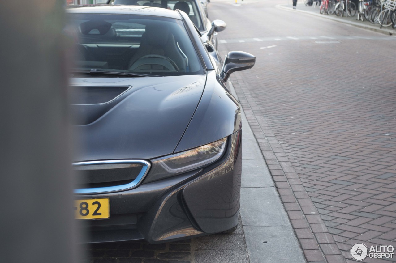 BMW i8