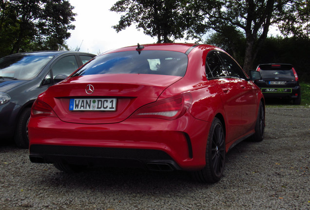 Mercedes-Benz CLA 45 AMG C117