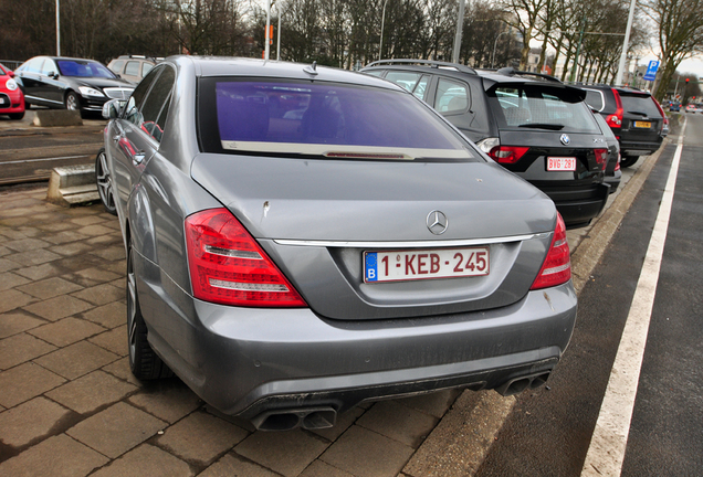 Mercedes-Benz S 65 AMG V221 2010