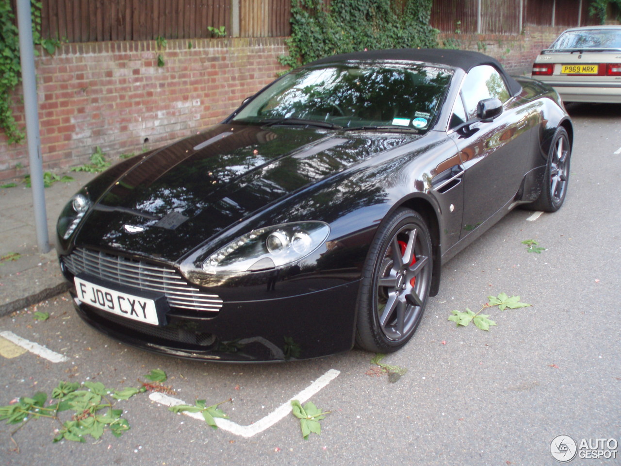 Aston Martin V8 Vantage Roadster