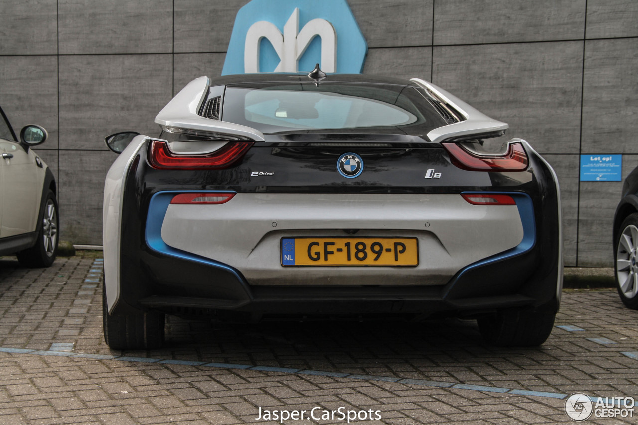 BMW i8