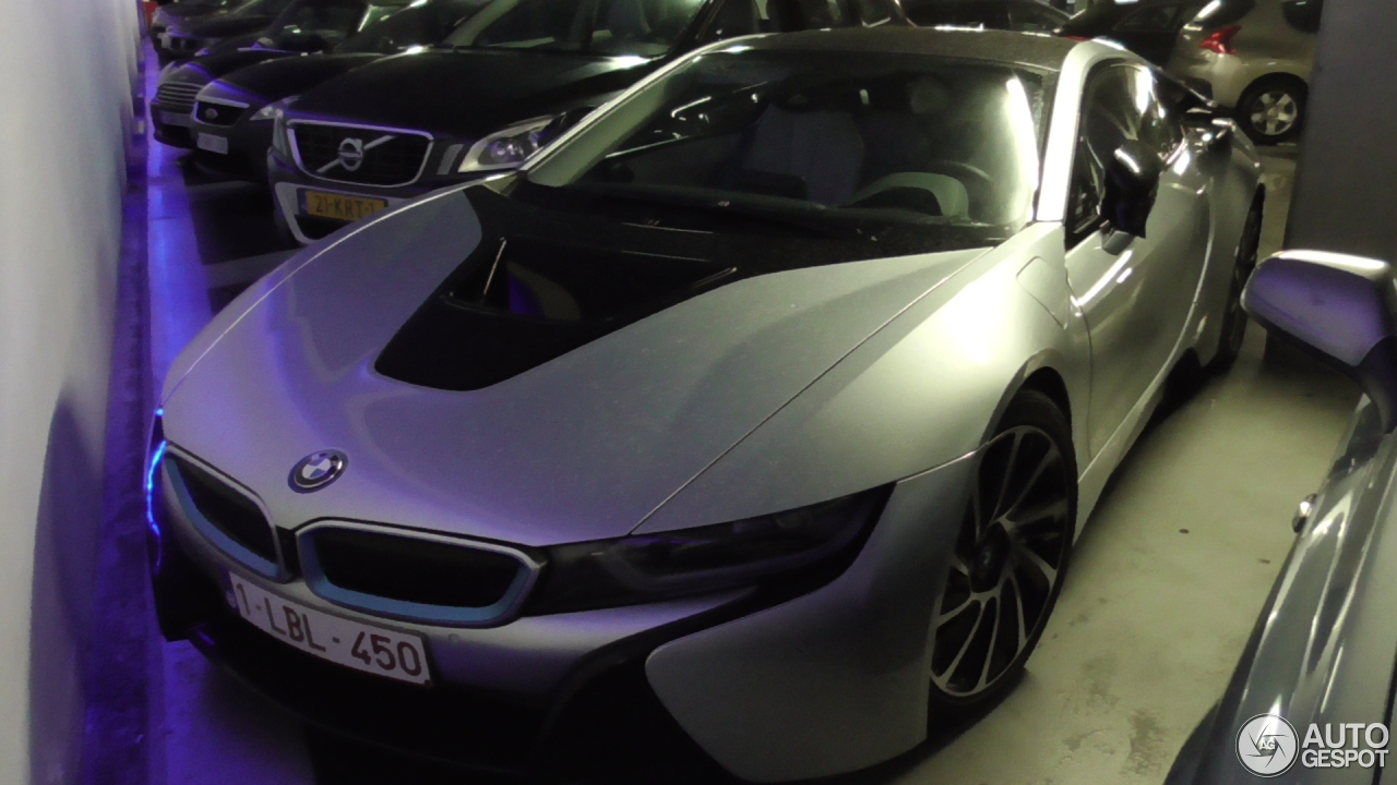 BMW i8