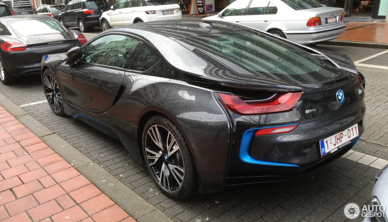 BMW i8