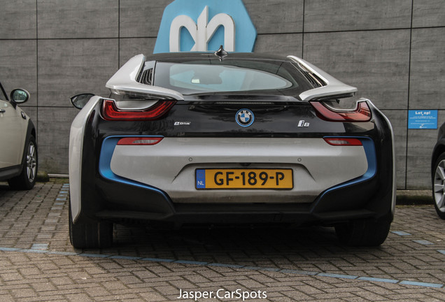 BMW i8