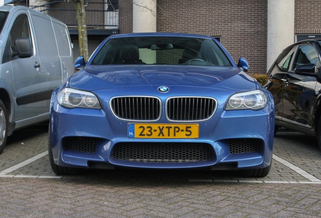 BMW M5 F10 2011