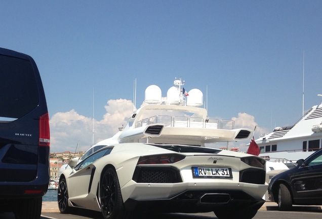 Lamborghini Aventador LP700-4