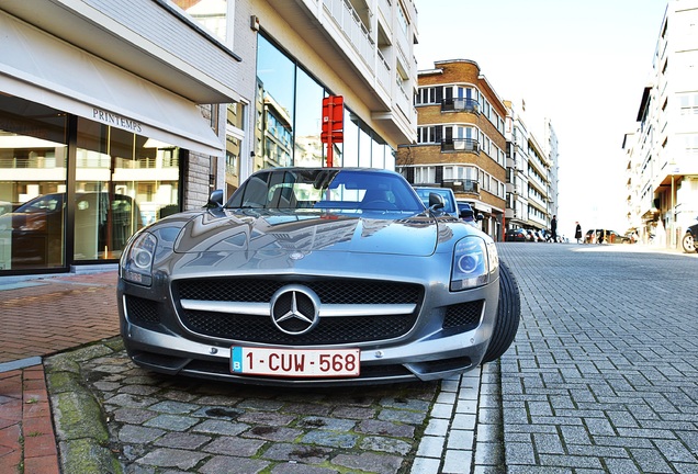 Mercedes-Benz SLS AMG