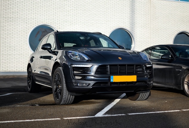 Porsche 95B Macan GTS