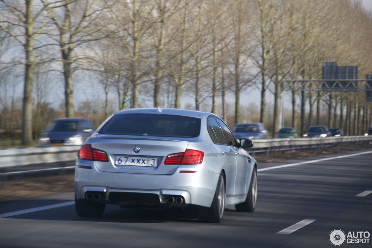 BMW M5 F10 2011