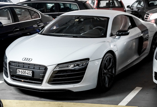 Audi R8 V10 Plus 2013