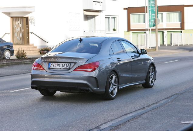 Mercedes-Benz CLA 45 AMG C117