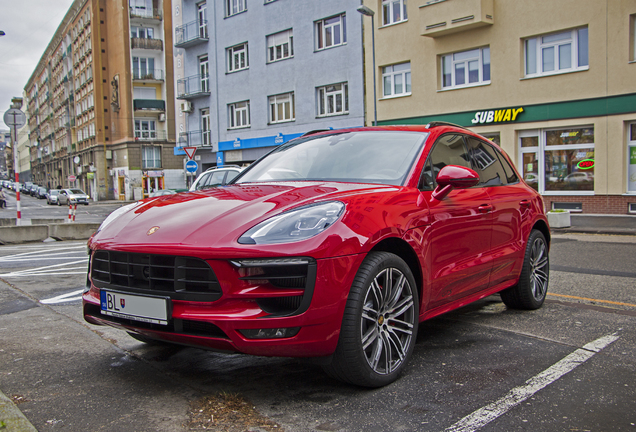 Porsche 95B Macan GTS