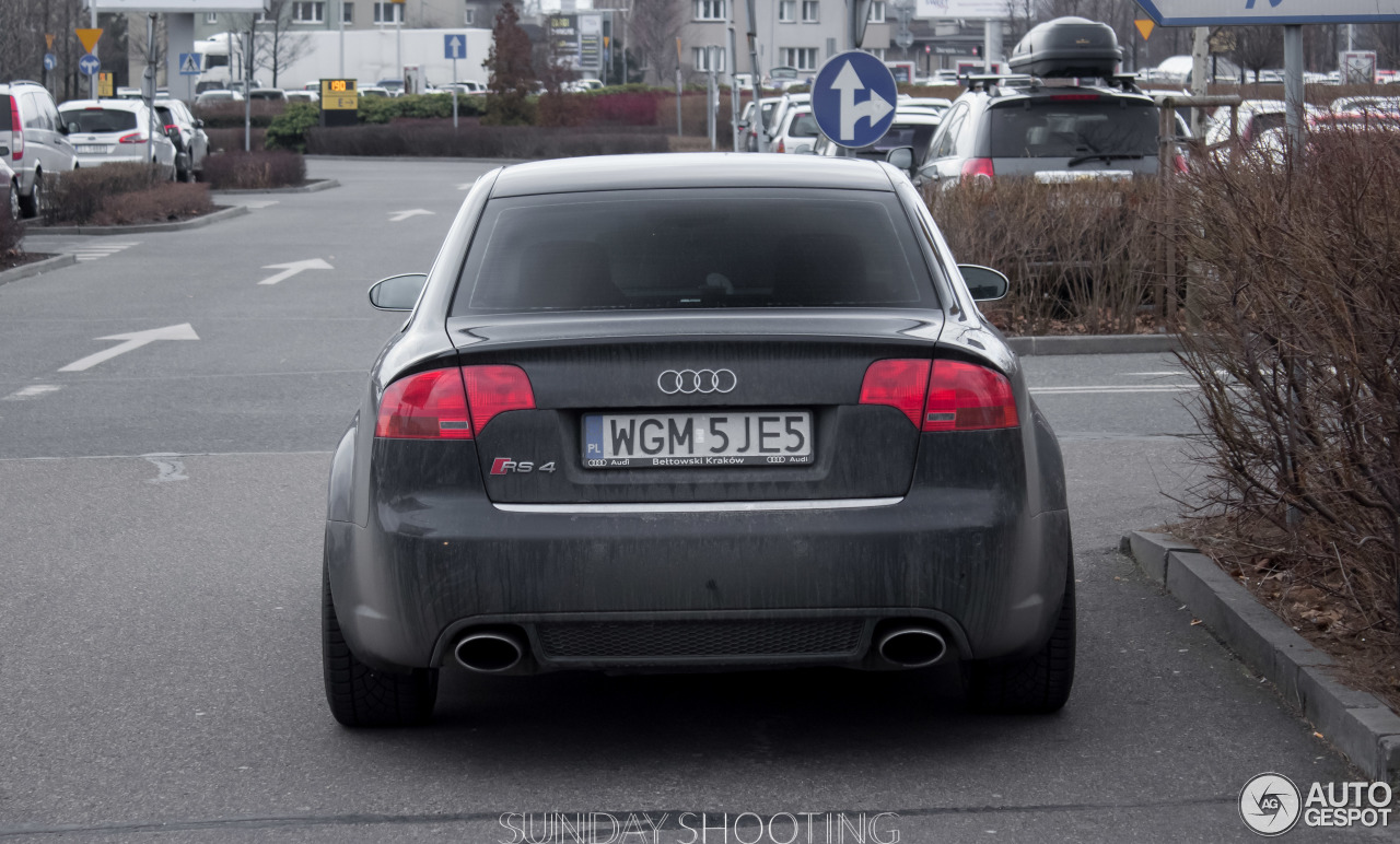 Audi RS4 Sedan