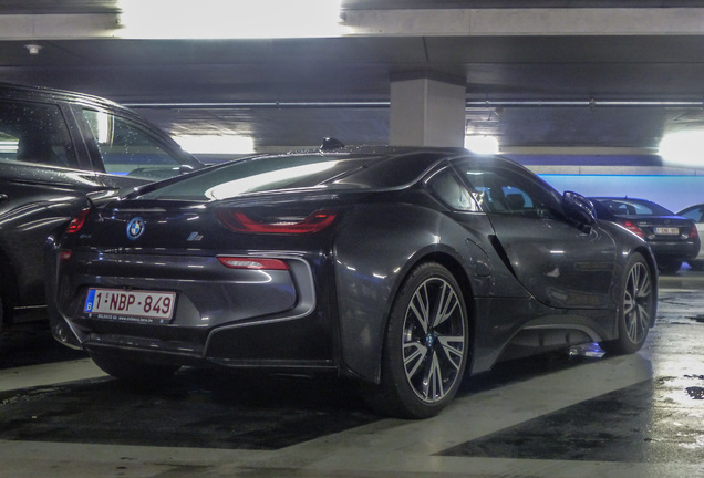 BMW i8