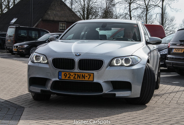 BMW M5 F10 2011