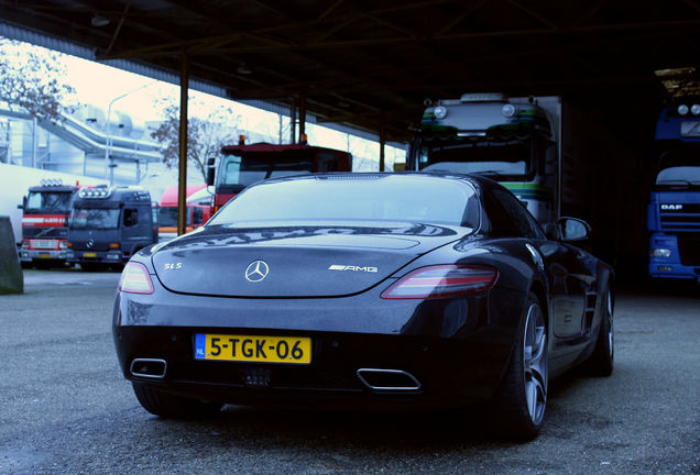 Mercedes-Benz SLS AMG