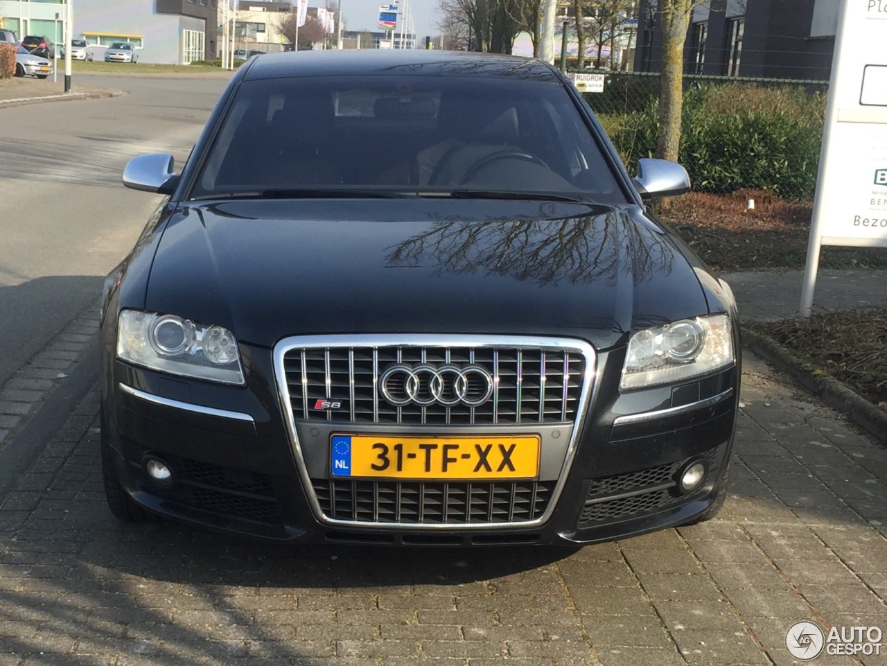 Audi S8 D3