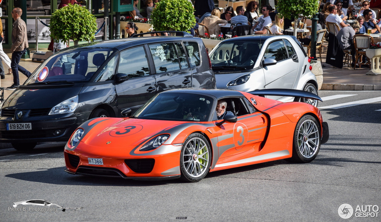 Porsche 918 Spyder Weissach Package