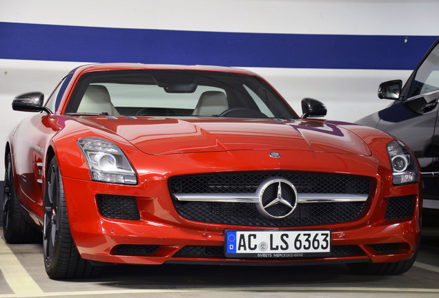 Mercedes-Benz SLS AMG