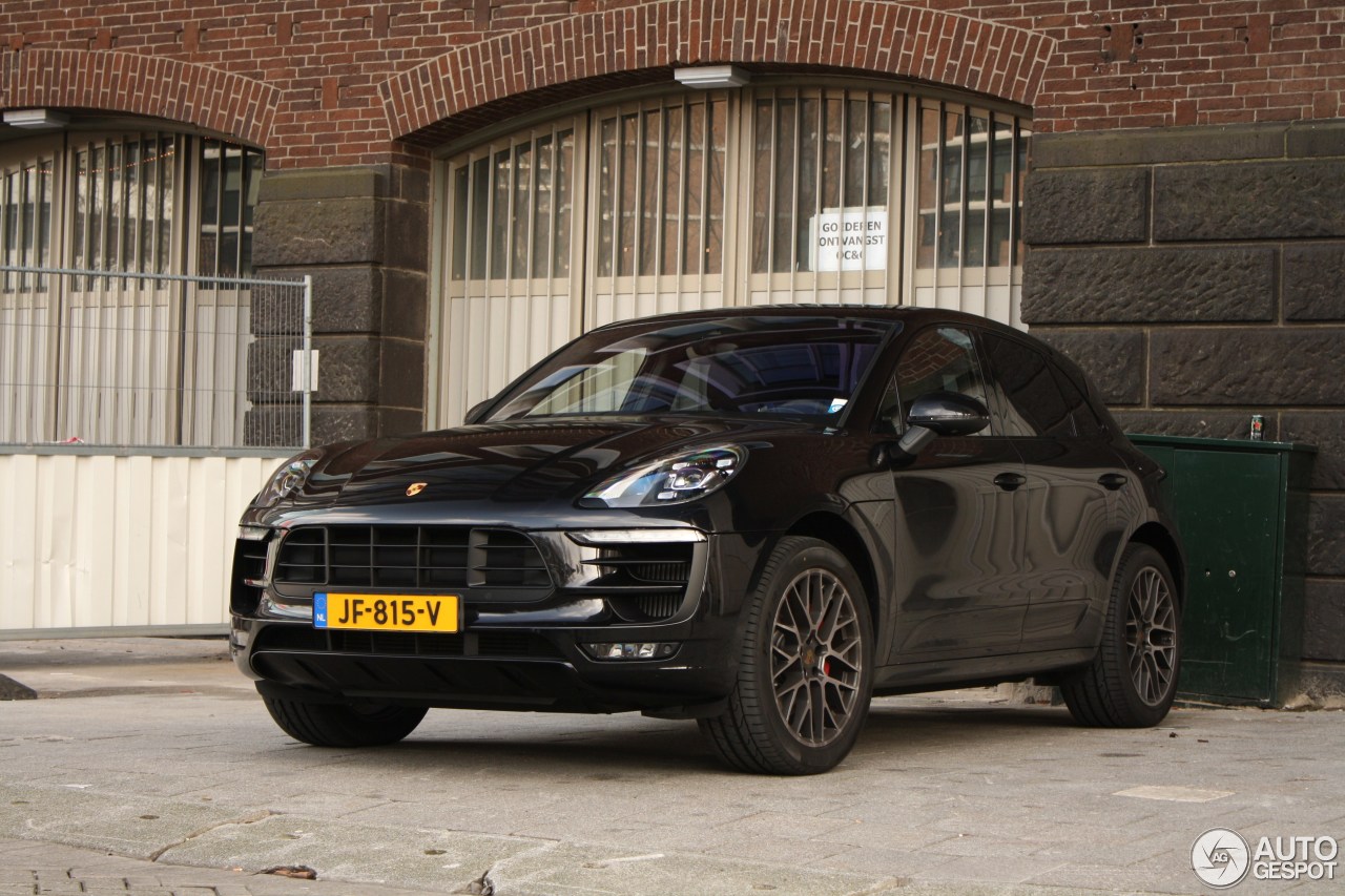 Porsche 95B Macan GTS