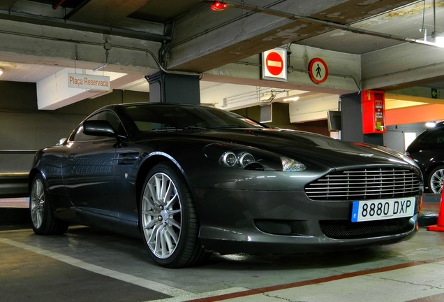 Aston Martin DB9