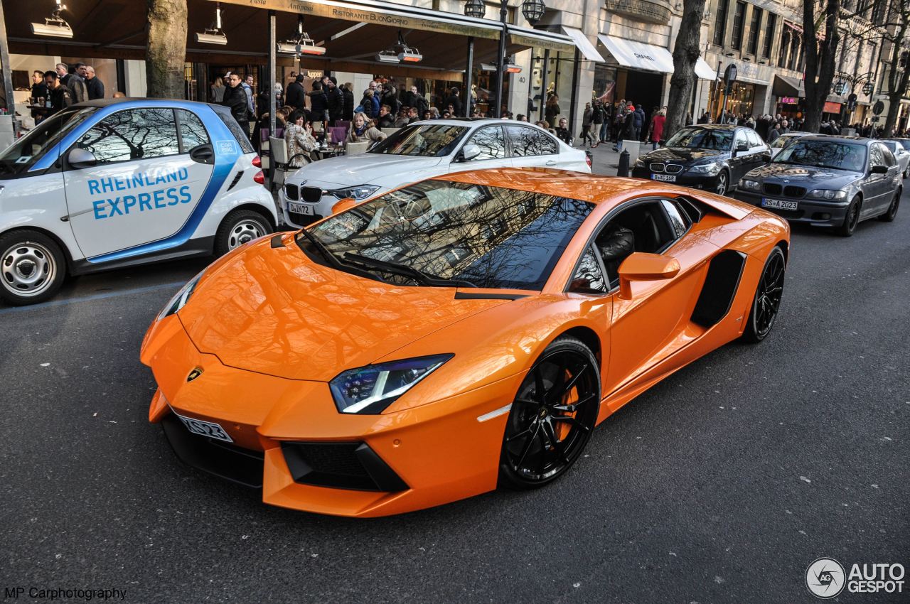 Lamborghini Aventador LP700-4