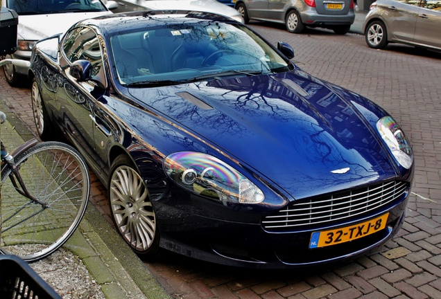 Aston Martin DB9