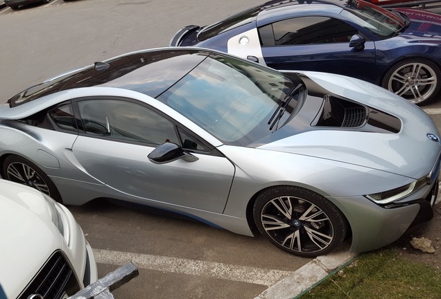 BMW i8