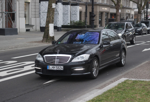 Mercedes-Benz S 63 AMG W221 2011