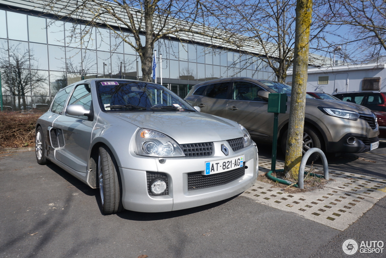 Renault Clio V6 Phase II