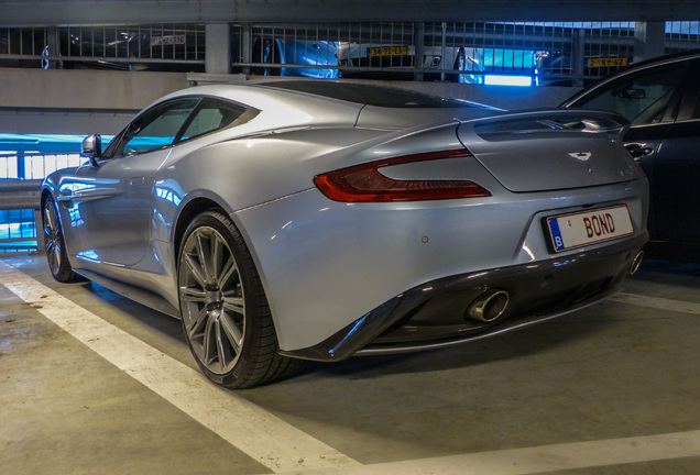 Aston Martin Vanquish 2013