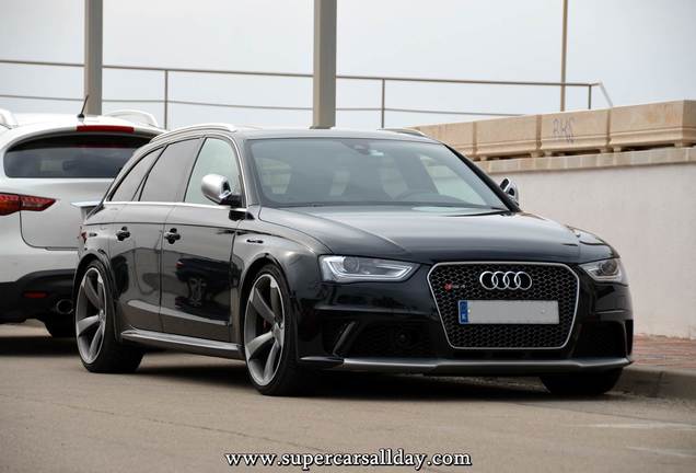 Audi RS4 Avant B8