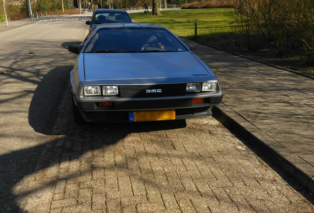 DeLorean DMC-12