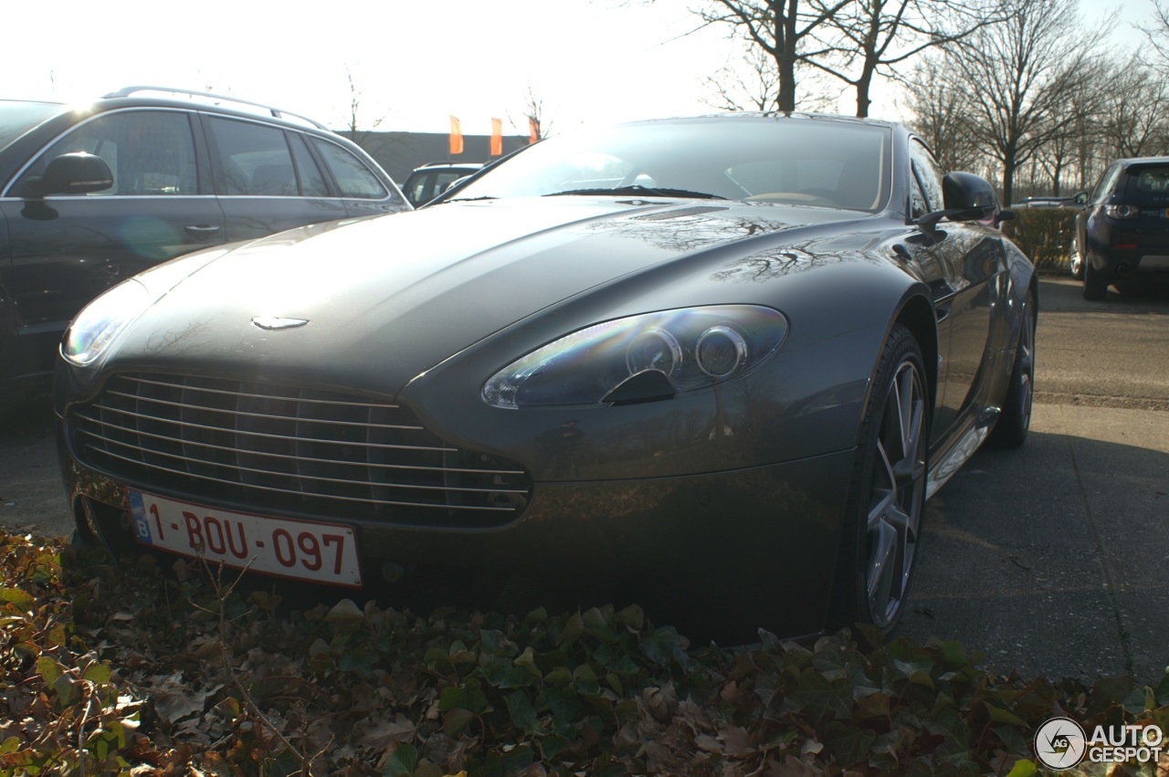 Aston Martin V8 Vantage S