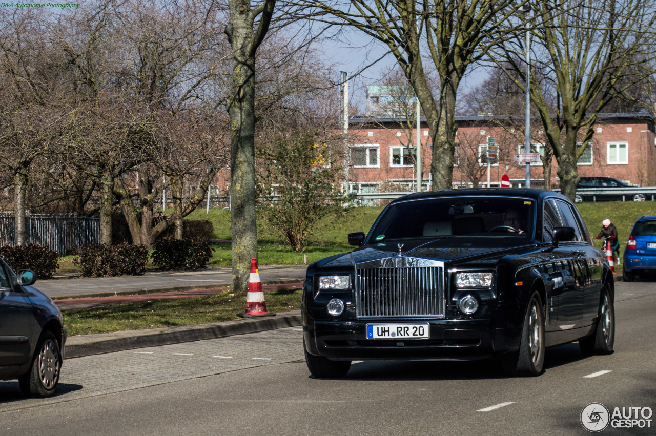 Rolls-Royce Phantom Black