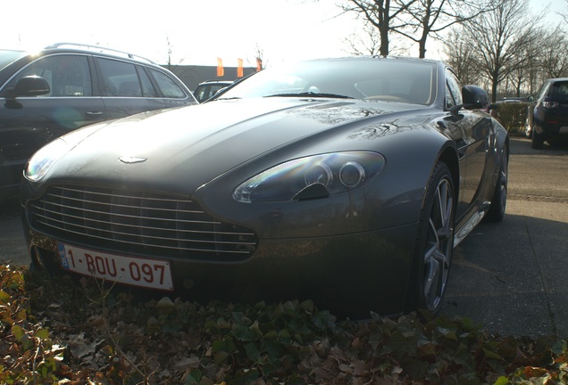 Aston Martin V8 Vantage S