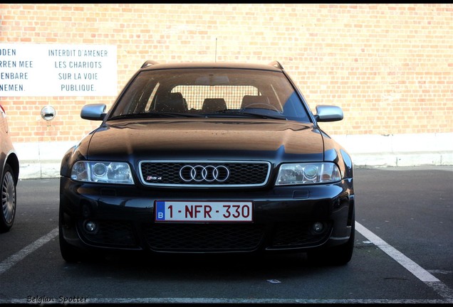 Audi RS4 Avant B5