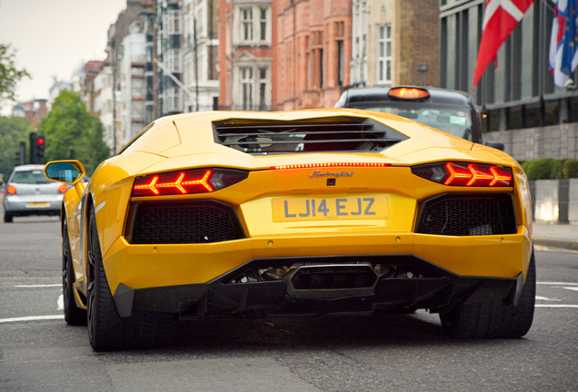 Lamborghini Aventador LP700-4