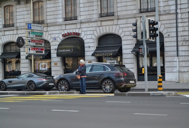 Porsche 95B Macan Turbo