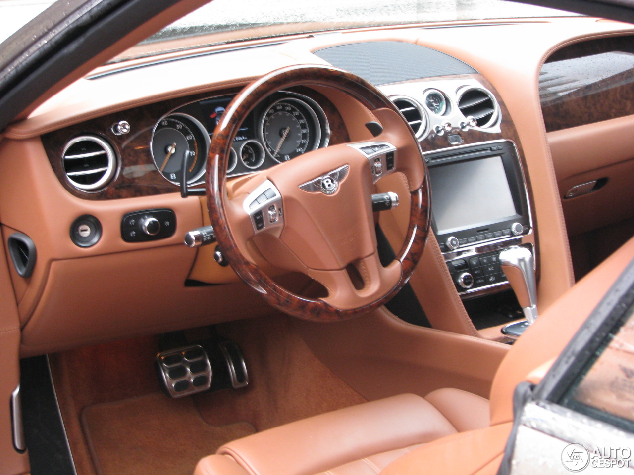 Bentley Continental GTC V8