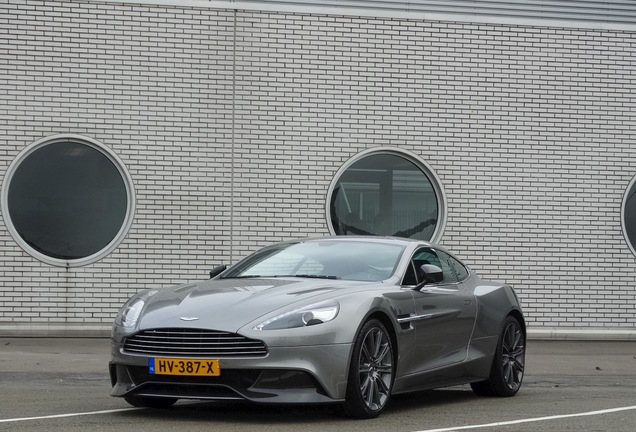 Aston Martin Vanquish 2013