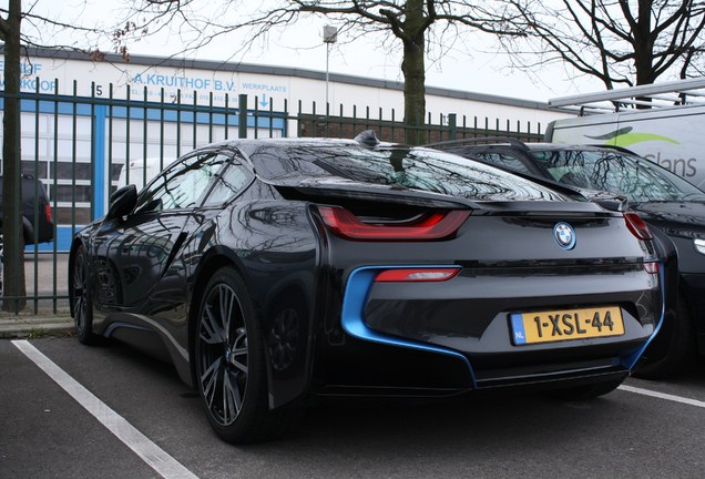 BMW i8