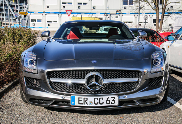 Mercedes-Benz SLS AMG