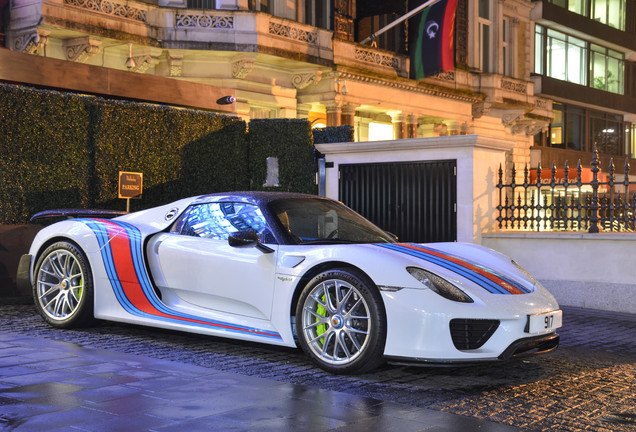 Porsche 918 Spyder Weissach Package