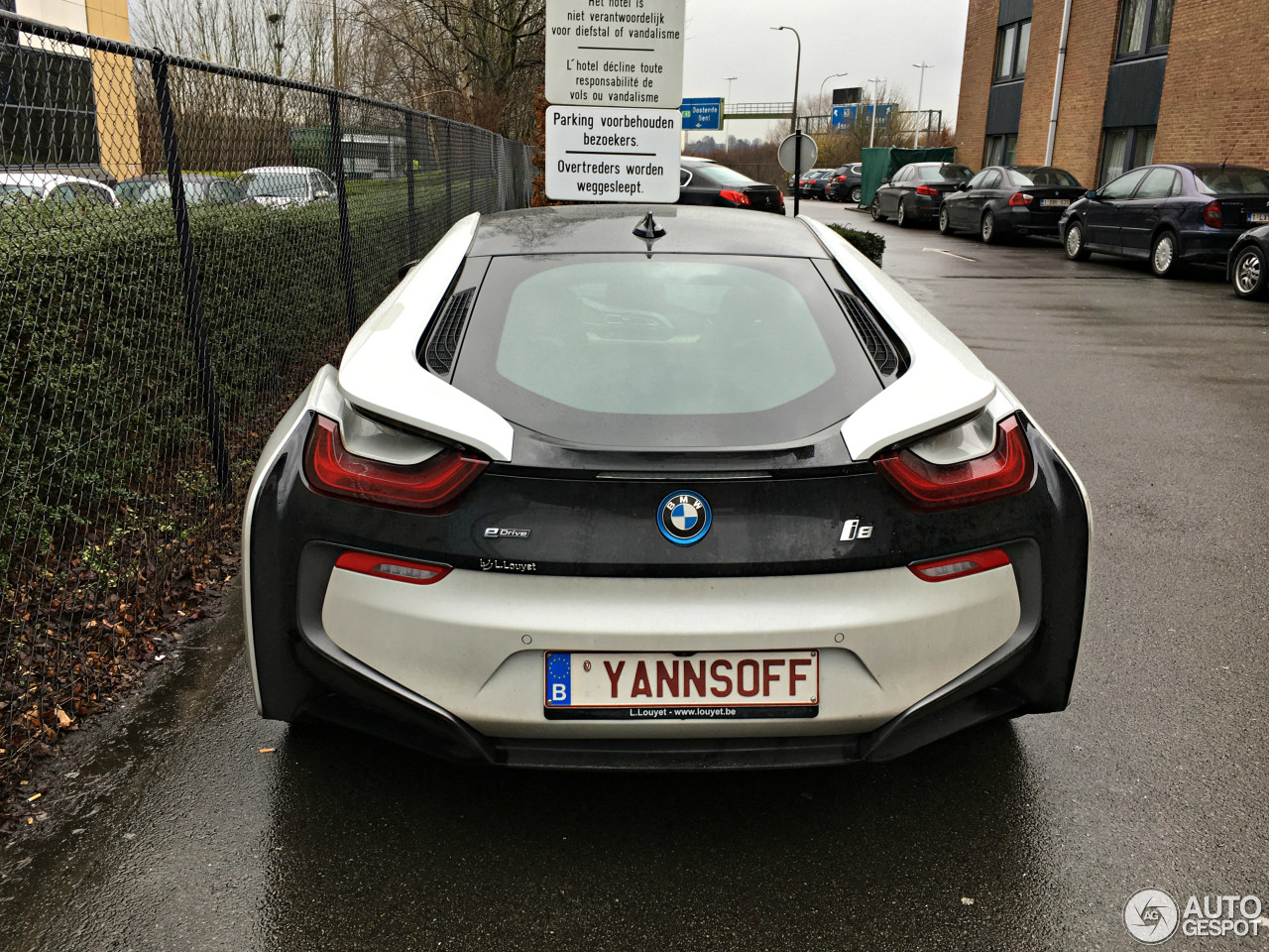 BMW i8