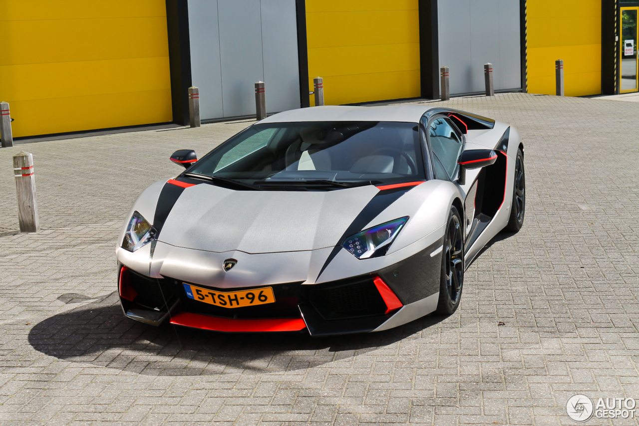 Lamborghini Aventador LP700-4