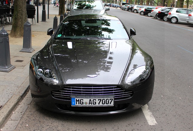 Aston Martin V8 Vantage