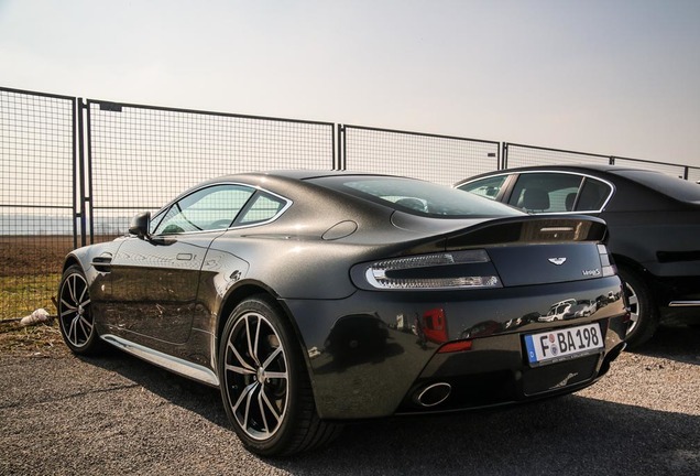 Aston Martin V8 Vantage S