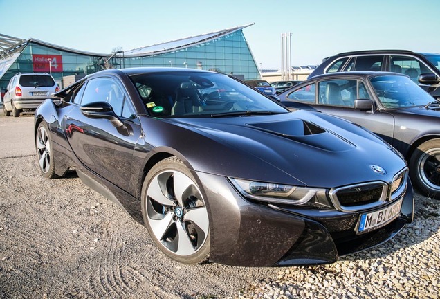 BMW i8