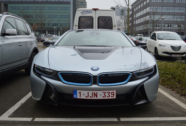 BMW i8